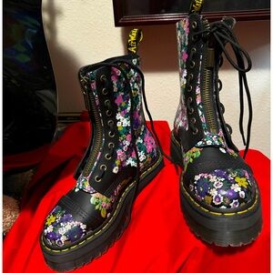 💐🌸Dr Marten Sinclair Hi floral gorgeous condition size 7 US women’s🌸💐